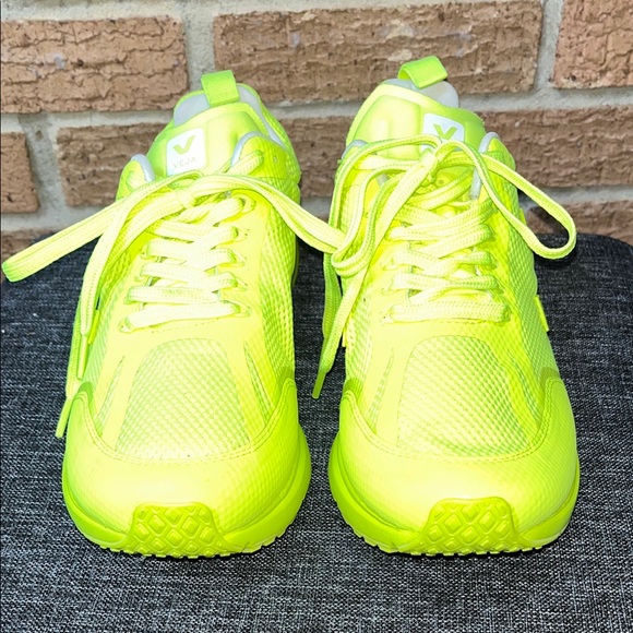 Veja CONDOR 2 ALVEOMESH FULL JAUNE FLUO in Citron - men’s 8 - Picture 3 of 9